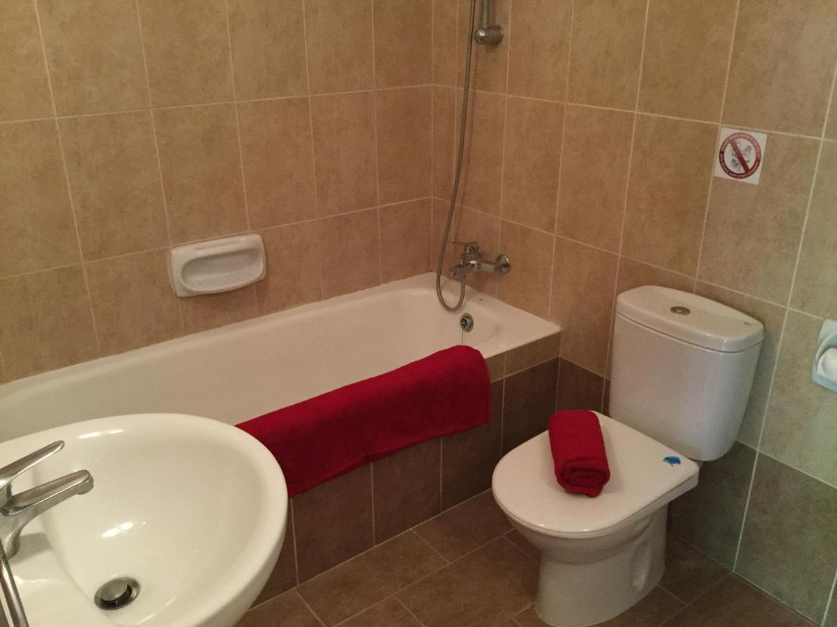 Poolside 2 Bedroom Apt, Paphos Riviera, Universal Area Экстерьер фото